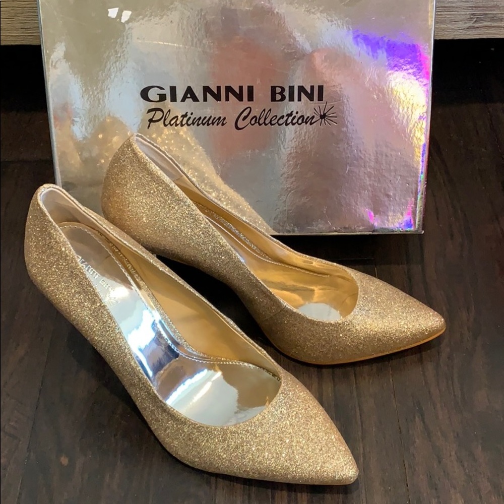 Brand new - Champagne sparkle heels!